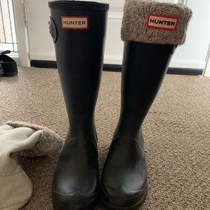 Hunter rain boots size 6 with socks